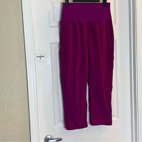 Lululemon Tranquil  crop pants regal plum Size 8 - Picture 3 of 10